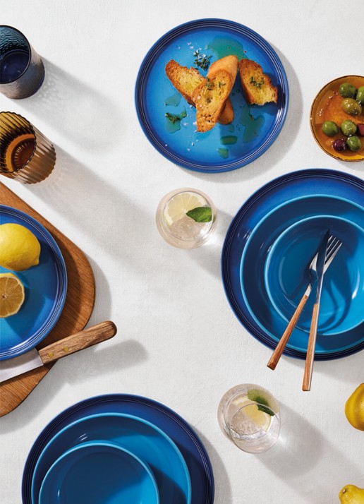 Le Creuset Diep bord 22 cm - detail royalblauw