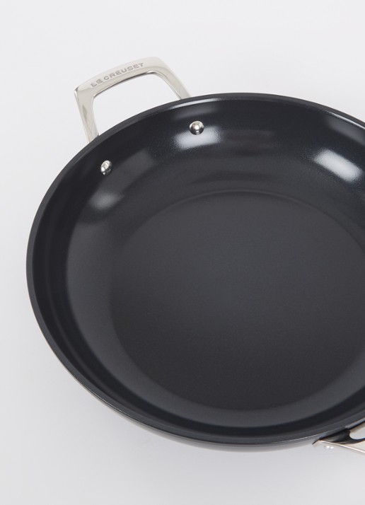 Le Creuset Essential Non-Stick Ceramic sauteerpan Ø30 cm - detail 3 zwart