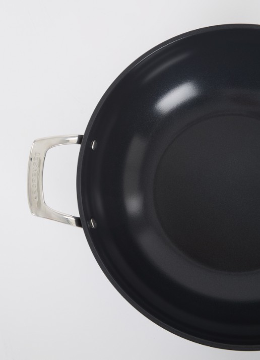 Le Creuset Essential Non-Stick Ceramic wokpan Ø32 cm - voorkant 2 zwart