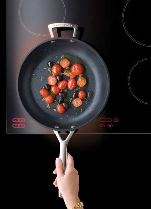 Le Creuset Les Forgées wokpan Ø30 cm - voorkant 3 zwart
