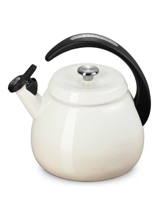 Le Creuset Tradition fluitketel 2,1 liter - voorkant 3 beige