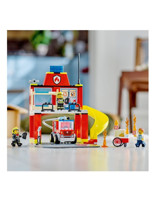 LEGO De Brandweerkazerne en de Brandweerwagen Set - 60375 - detail 4 multicolor