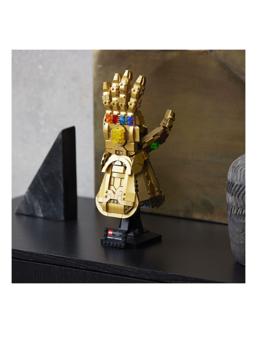LEGO Infinity Gauntlet Thanos set - 76191 - detail 4 goud