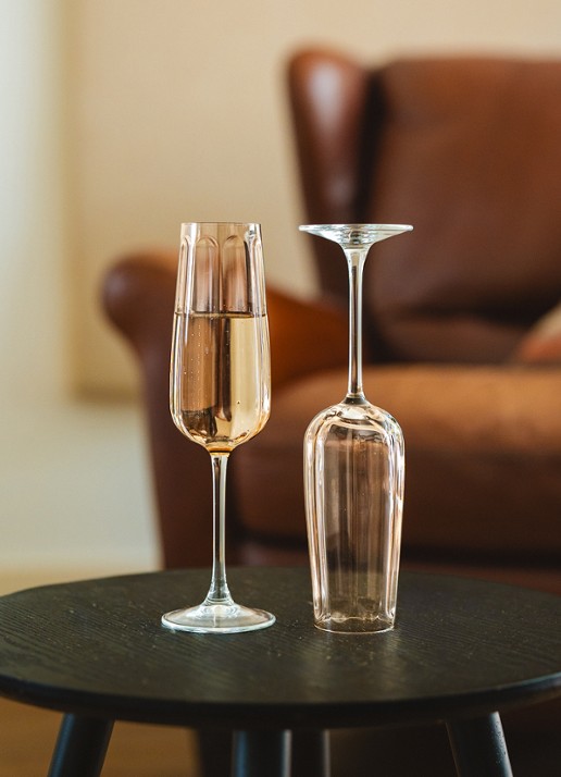Leopold Vienna Corvina champagneglas set van 2 - voorkant 2 bruin