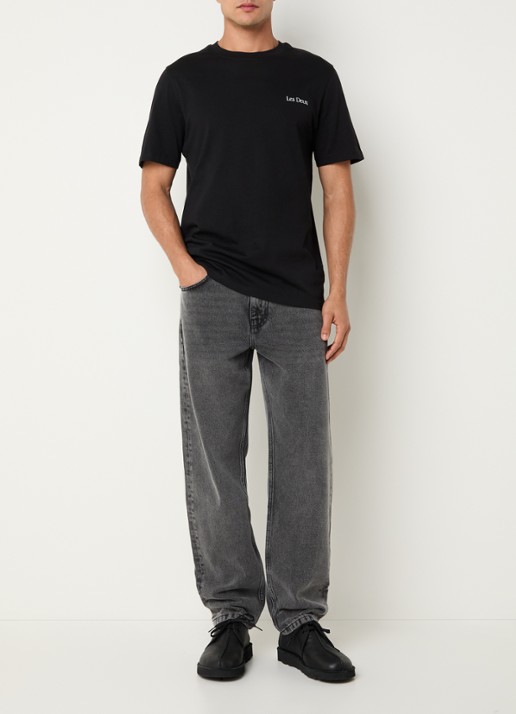 Les Deux Brady Flowermarket T-shirt met logo- en backprint - voorkant 2 zwart