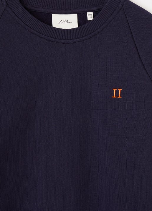 Les Deux Core Contrast sweater met logoborduring - detail donkerblauw