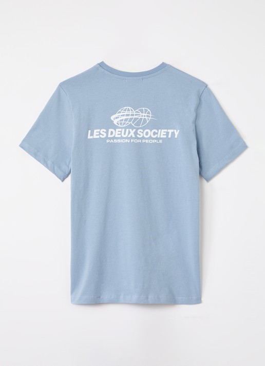 Les Deux Exhibition T-shirt met logo- en backprint - voorkant 2 lichtblauw