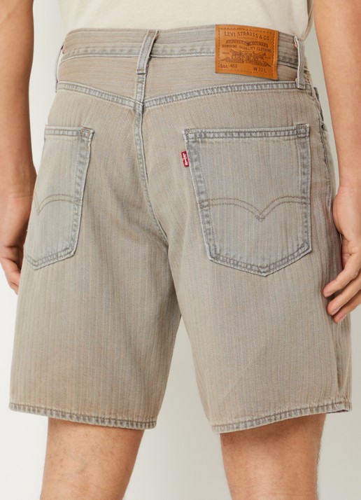 Levi's 468 straight leg korte broek van denim met gekleurde wassing - achterkant beige
