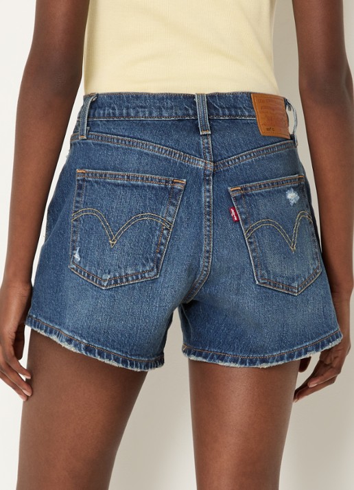 Levi's 501 Curve mid waist straight fit korte broek van denim met destroyed afwerking - achterkant 4 indigo