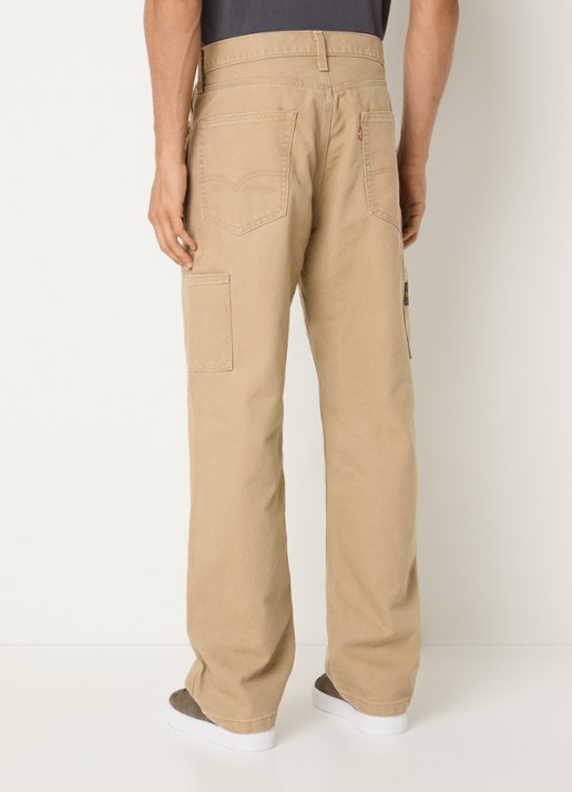 Levi's 568 loose fit cargobroek met steekzakken - achterkant 3 oranjebruin