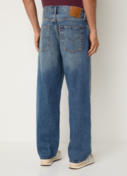 Levi's 578 Wide leg jeans met medium wassing - achterkant indigo