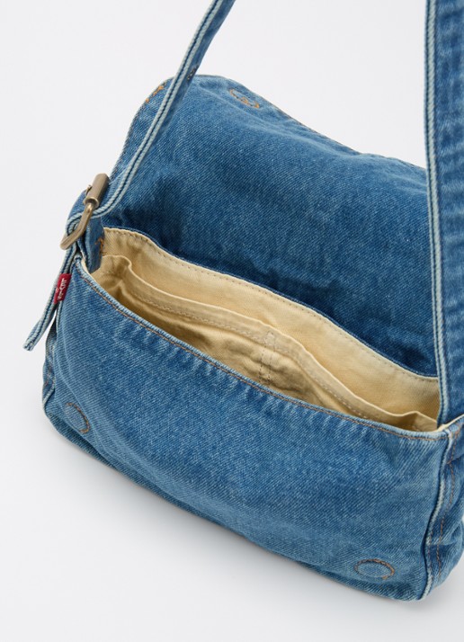 Levi's Brannan schoudertas van denim met verstelbare schouderriem - detail 3 indigo