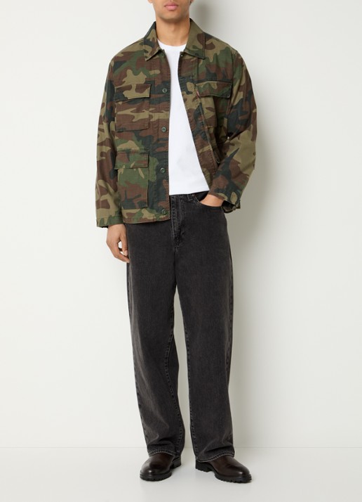 Levi's Frisko jack met camouflageprint en klepzakken - voorkant 4 legergroen