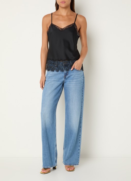 Levi's Lynn top met details van kant en spaghetti bandjes  - voorkant 3 zwart