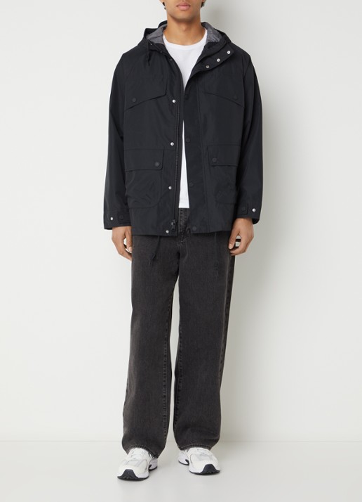 Levi's Marina parka met klepzakken en waterafstotende coating - voorkant 3 zwart