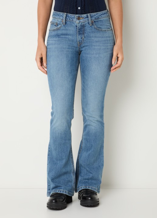 Levi's Mid waist bootcut jeans met medium wassing - detail indigo