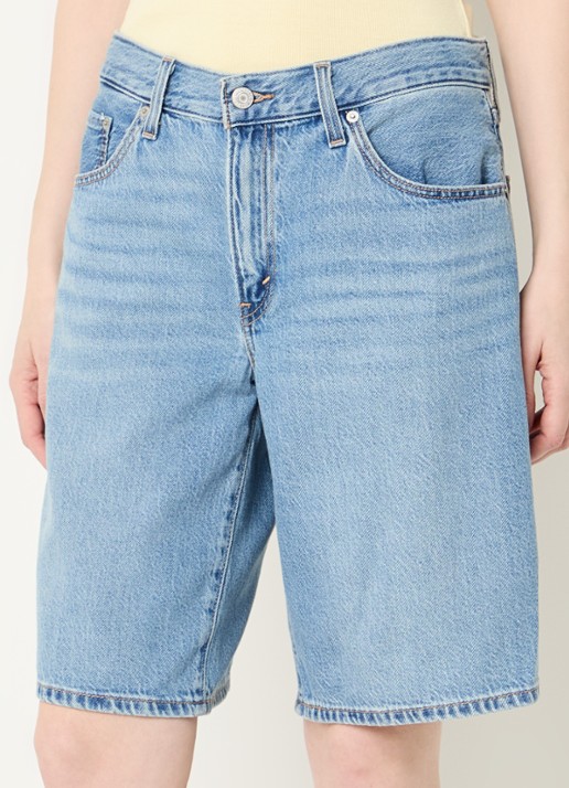 Levi's Mid waist straight leg korte broek van denim met medium wassing