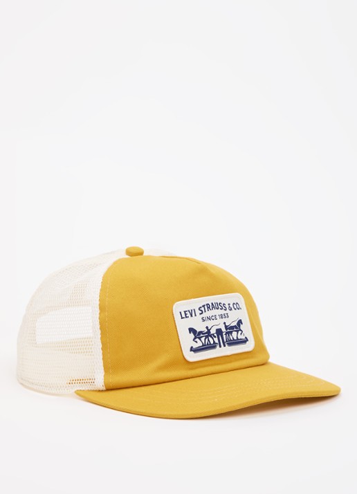 Levi's Pet met logo - voorkant 2 okergeel