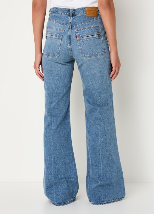 Levi's Ribcage high waist flared jeans met lichte wassing - achterkant indigo