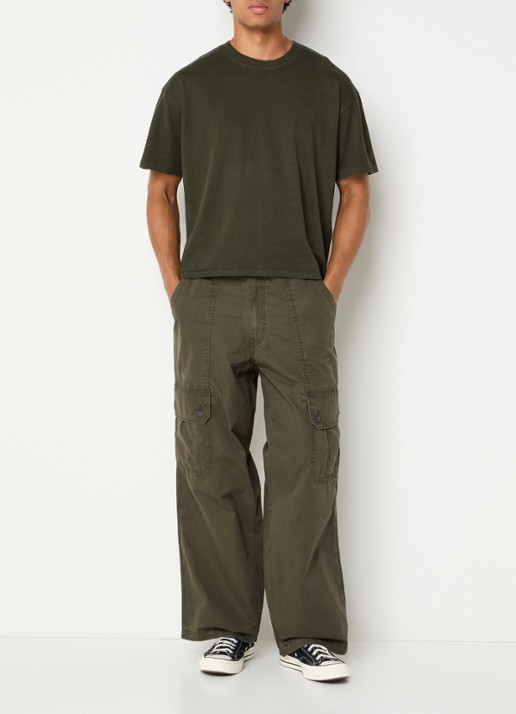 Levi's Wide fit cargobroek met steekzakken - voorkant 2 groen