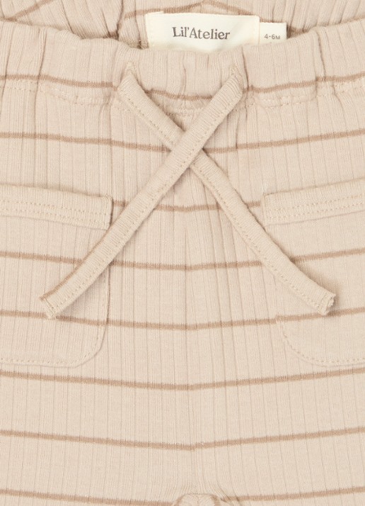 Lil 'Atelier NBMKail tapered fit joggingbroek van  katoen - detail donkerbeige
