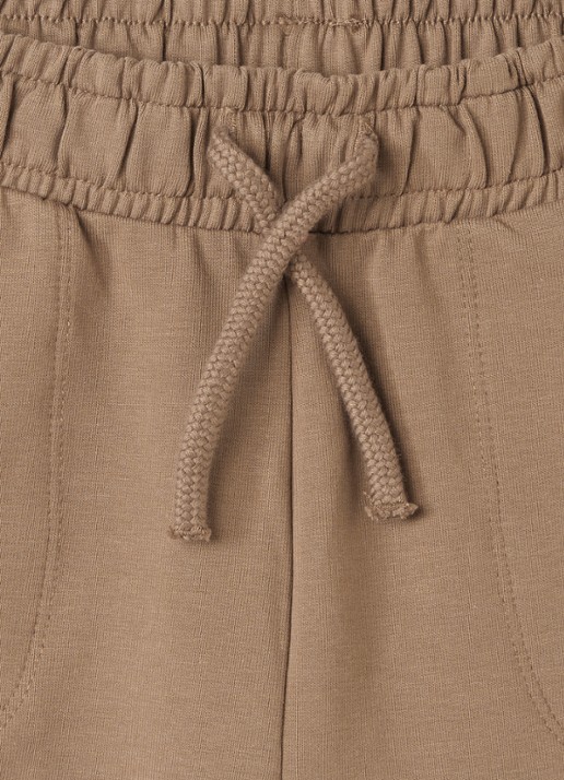Lil 'Atelier NMNOmas loose fit korte broek met steekzakken - detail hazelnootbruin