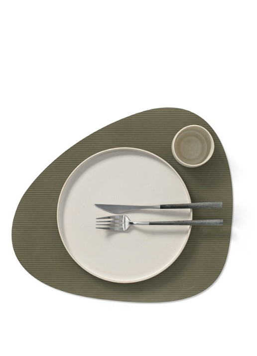 LIND DNA Corduroy placemat 37 x 44 cm - voorkant 2 legergroen