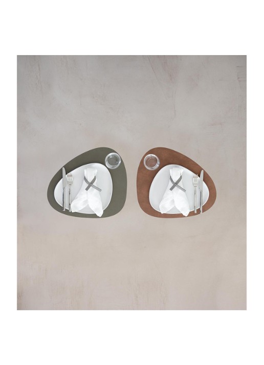 LIND DNA Curve reversible placemat van leer 37 x 44 cm - voorkant 6 olijfgroen