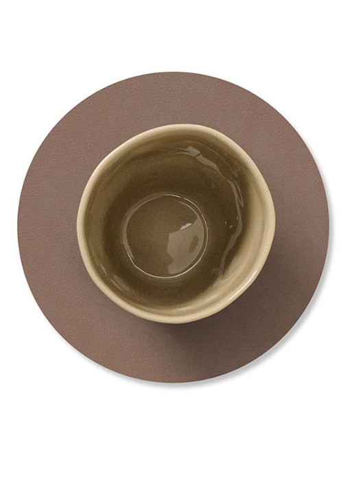 LIND DNA Nupo onderzetter van leer  - detail taupe