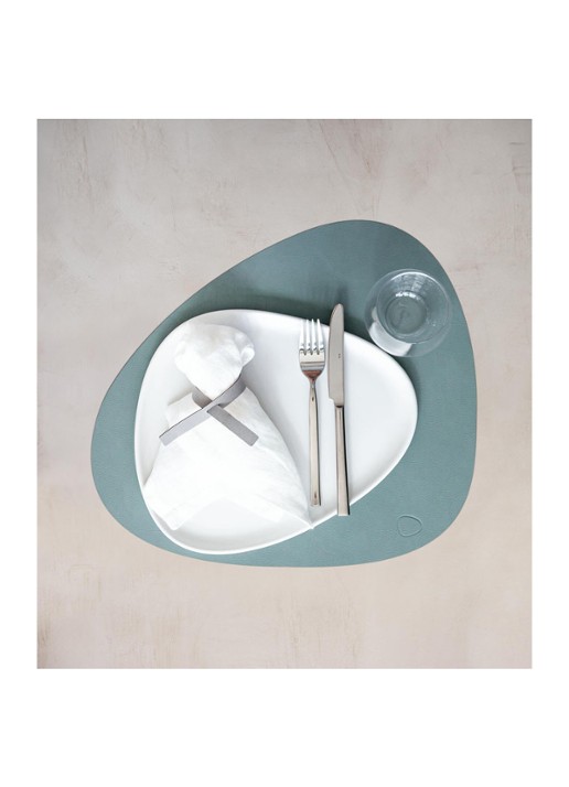LIND DNA Table Mat Curve placemat van leer 37 x 44 cm - voorkant 4 groen