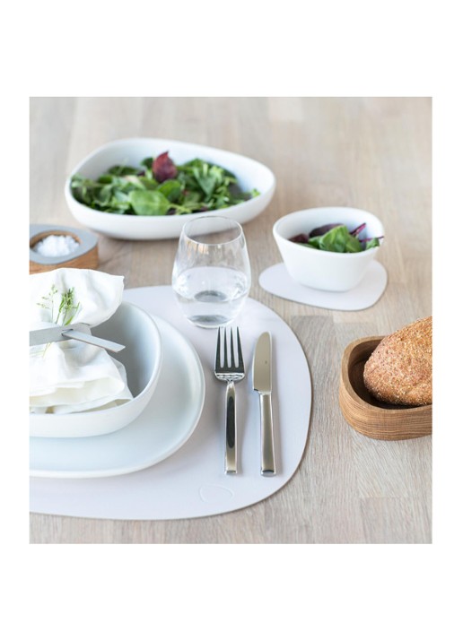 LIND DNA Table Mat Curve placemat van  leer 37 x 44 cm - detail 4 beige