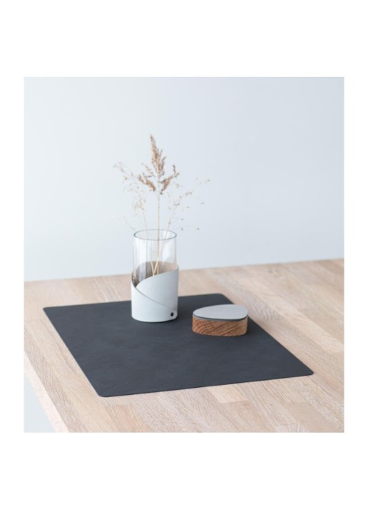 LIND DNA Table Mat placemat van leer 35 x 45 cm - detail 3 zwart