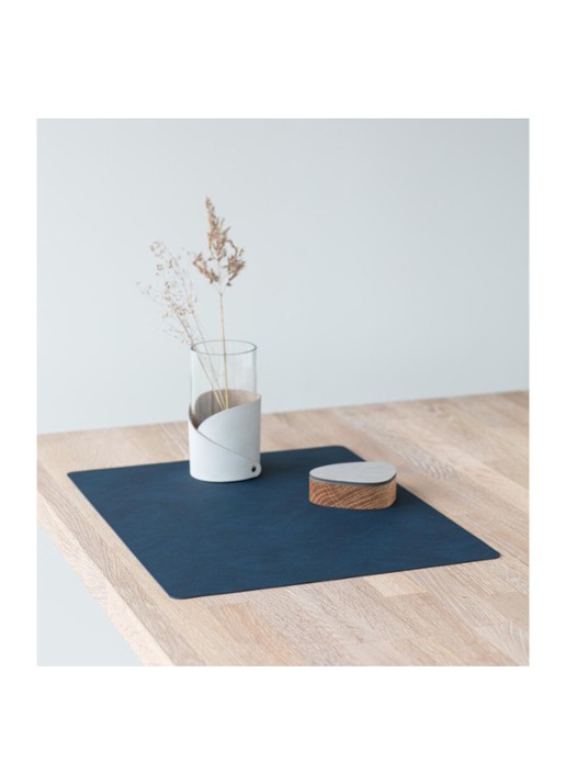 LIND DNA Table Mat Square placemat van  leer 35 x 45 cm - achterkant 3 donkerblauw