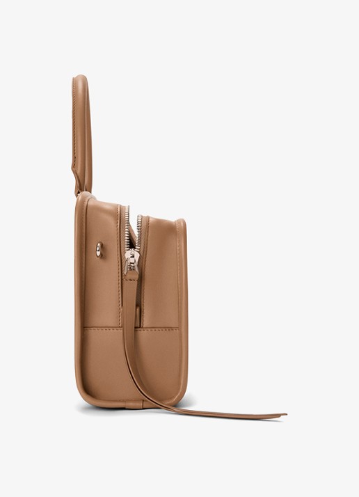 LOEWE Amazona 180 Small schoudertas van kalfsleer - detail 3 bruin