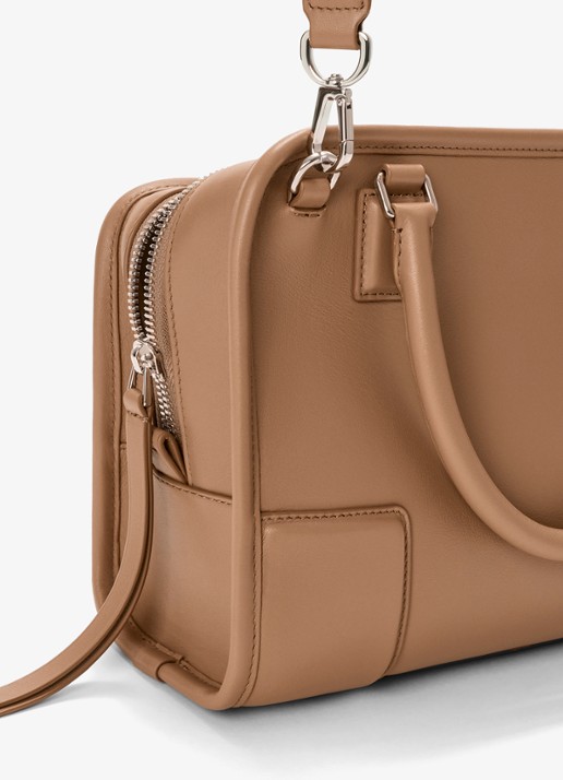 LOEWE Amazona 180 Small schoudertas van kalfsleer - detail 7 bruin