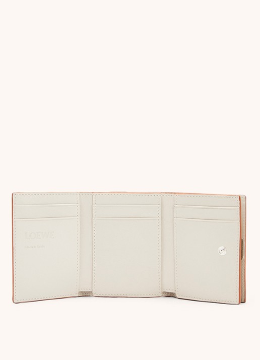 LOEWE Anagram portemonnee van kalfsleer - detail gebroken wit