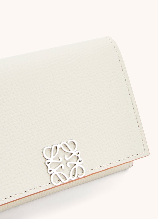 LOEWE Anagram portemonnee van kalfsleer - detail 3 gebroken wit