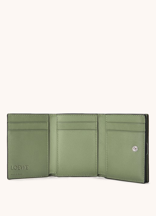 LOEWE Anagram portemonnee van kalfsleer - voorkant 3 lindegroen