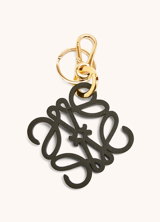 LOEWE Anagram sleutelhanger van kalfsleer - achterkant 3 lindegroen