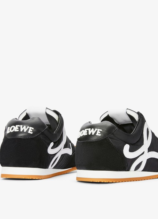 LOEWE Ballet Runner 2.0 sneaker met kalfsleren details - detail 5 zwart