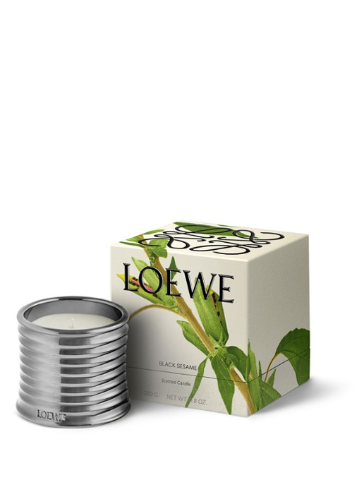 LOEWE Black Sesame Scented Candle - geurkaars 320 gram - voorkant 2 undefined