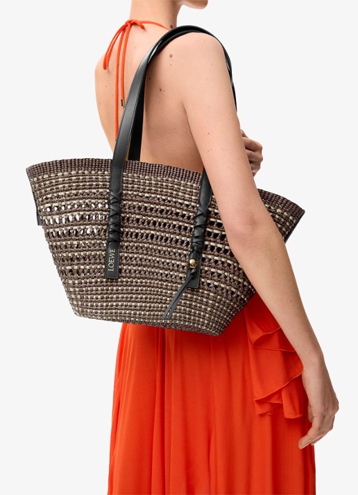 LOEWE Braid Medium shopper van raffia - voorkant 6 khaki