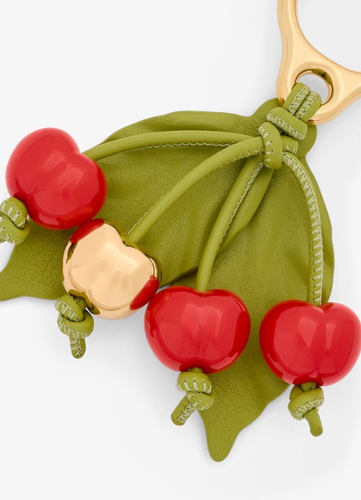LOEWE Cherry tasbedel van kalfsleer - detail rood