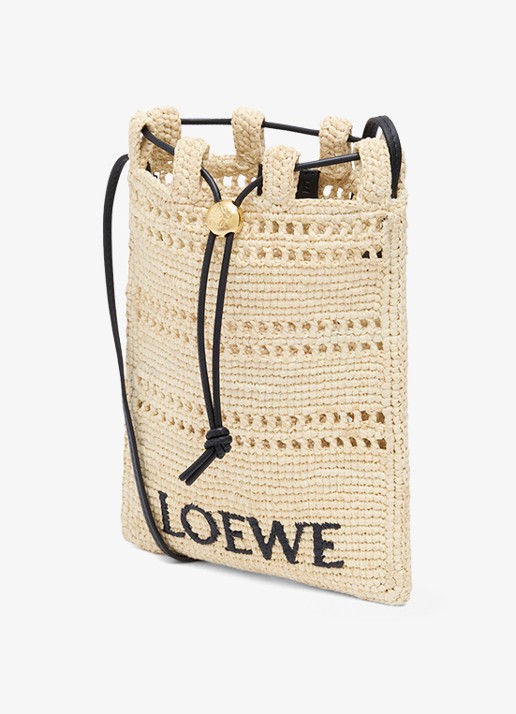 LOEWE Crossbodytas van raffia met logoborduring - detail creme