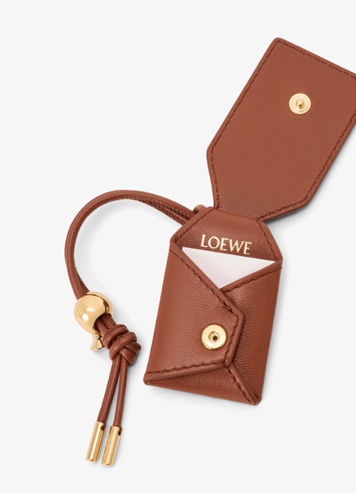 LOEWE Featherlight Puzzle Medium schoudertas van lamsleer - detail 6 bruin