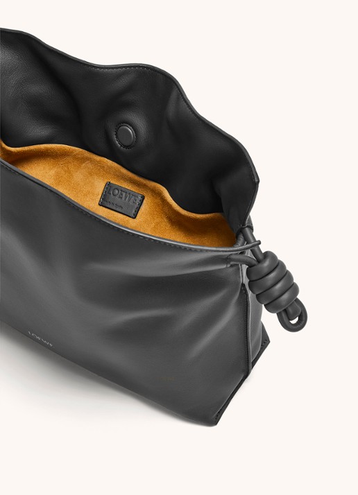 LOEWE Flamenco clutch van kalfsleer - detail 3 zwart