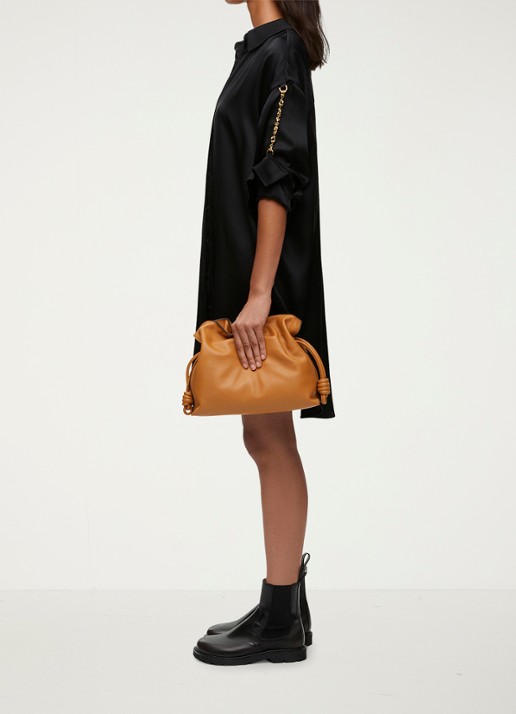 LOEWE Flamenco clutch van kalfsleer - voorkant 7 camel