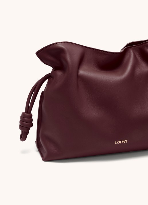 LOEWE Flamenco clutch van kalfsleer - detail 5 bordeauxrood
