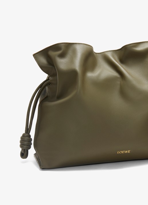 LOEWE Flamenco Large clutch van kalfsleer - detail 6 donkerkhaki