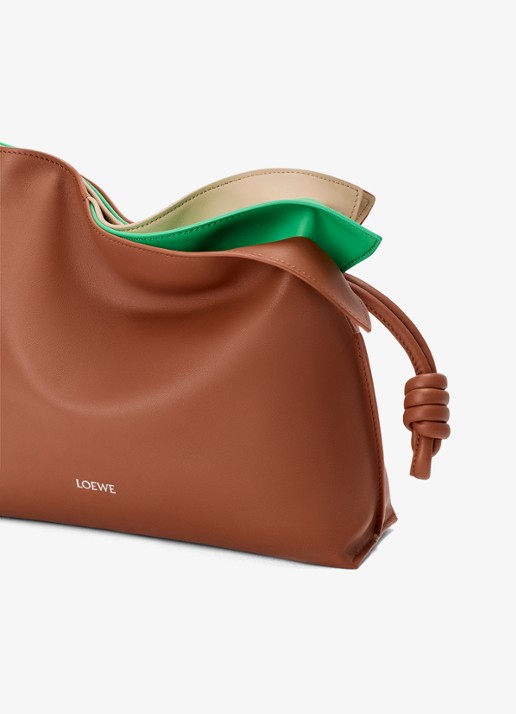 LOEWE Flamenco Layers Medium clutch van kalfsleer - detail 6 bruin